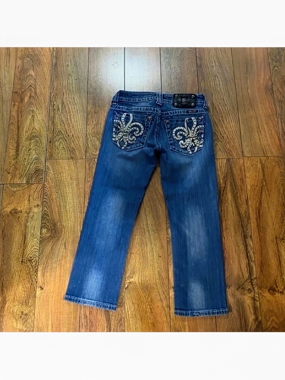 Gorgeous Vintage Y2K Miss Me Capri Jeans Embellished Pockets 22-1/2” Inseam